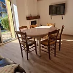 Les Bouvreuils Λε Ντεζ Αλπ